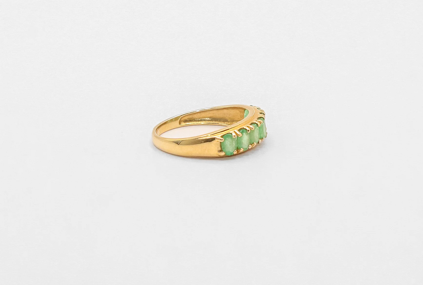 10K Gold Oval Emerald Band Ring - Image 2