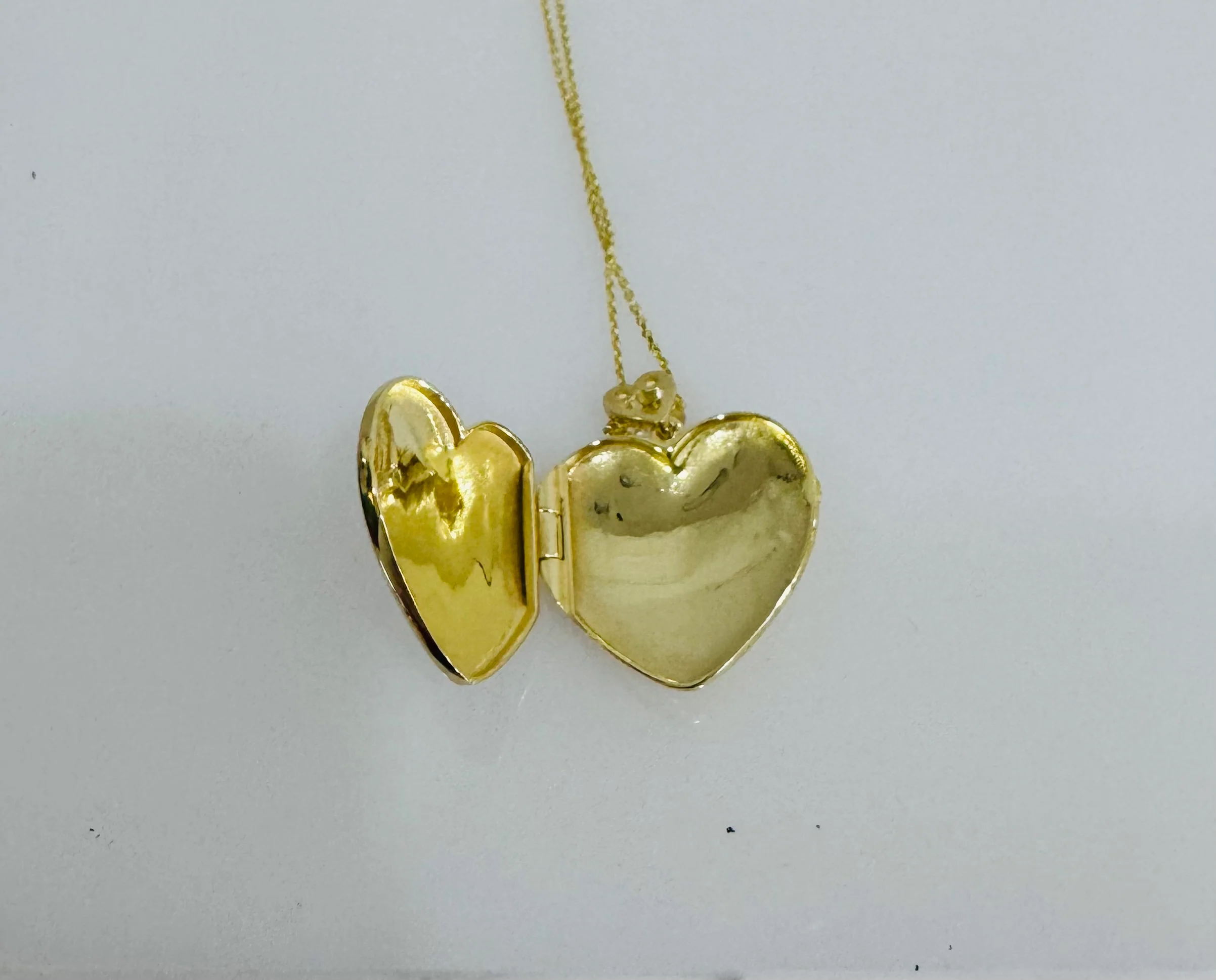 14K Gold Heart Locket Necklace - Image 2