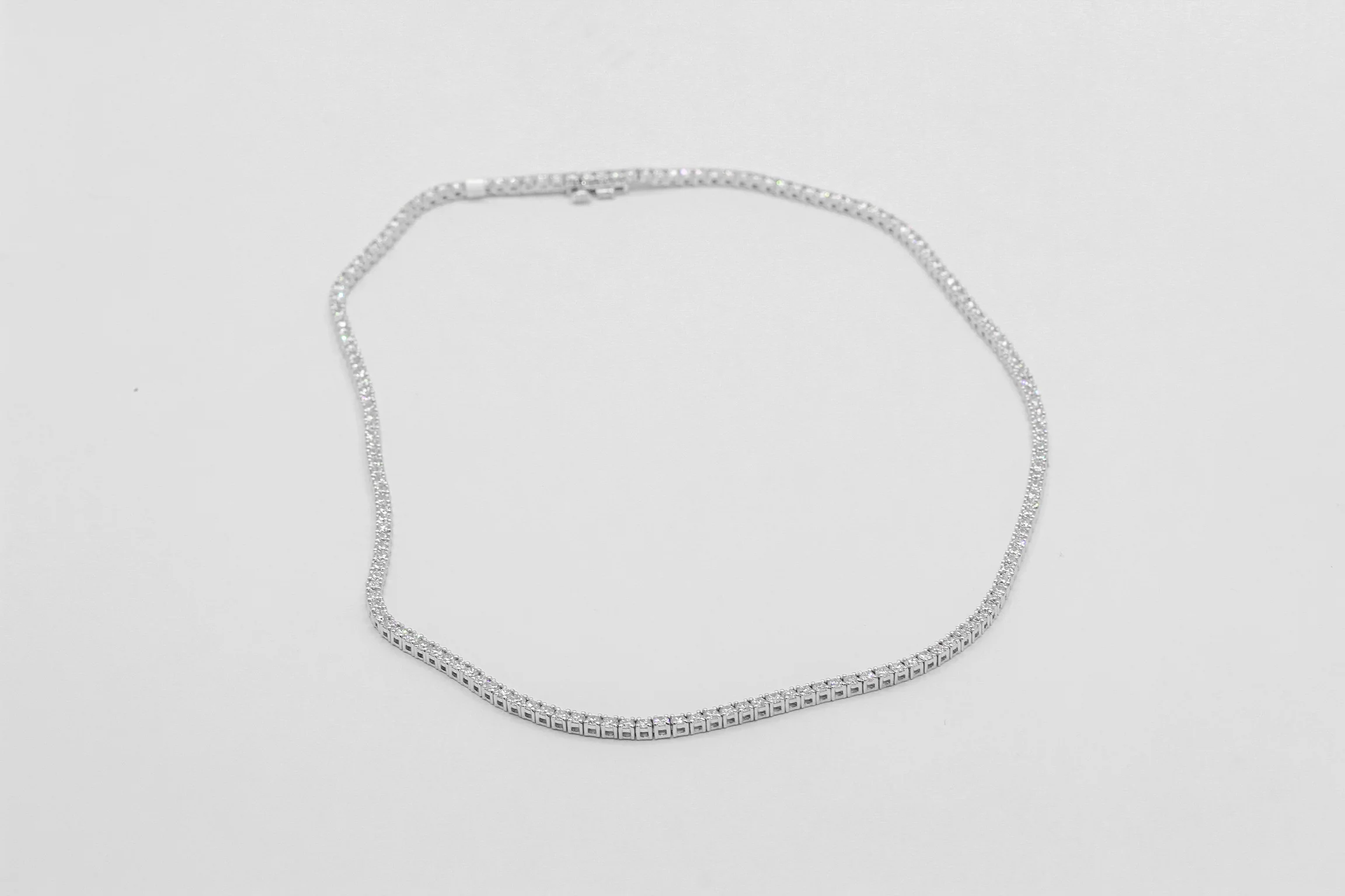 14K White Gold 6.92 Carat Diamond Tennis Necklace - Image 3