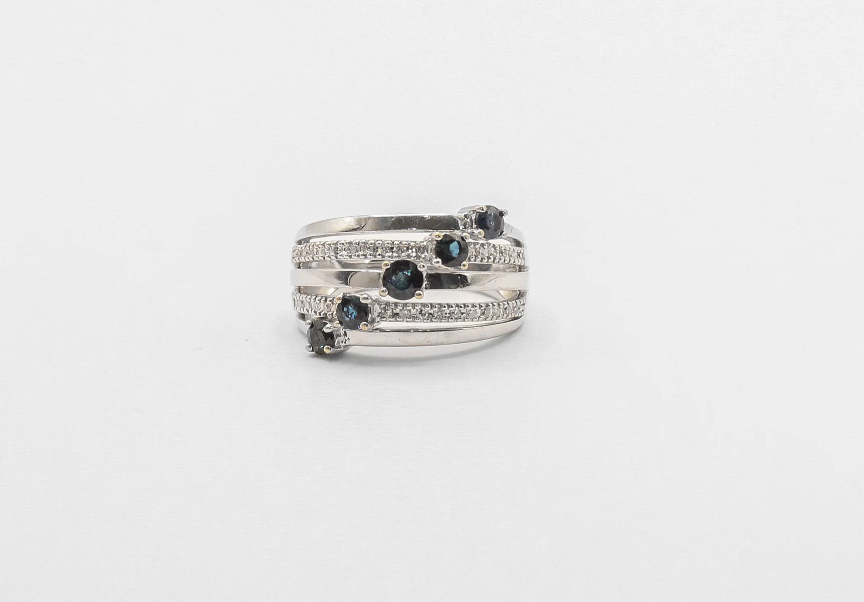 14K White Gold Sapphire And Diamond Ring
