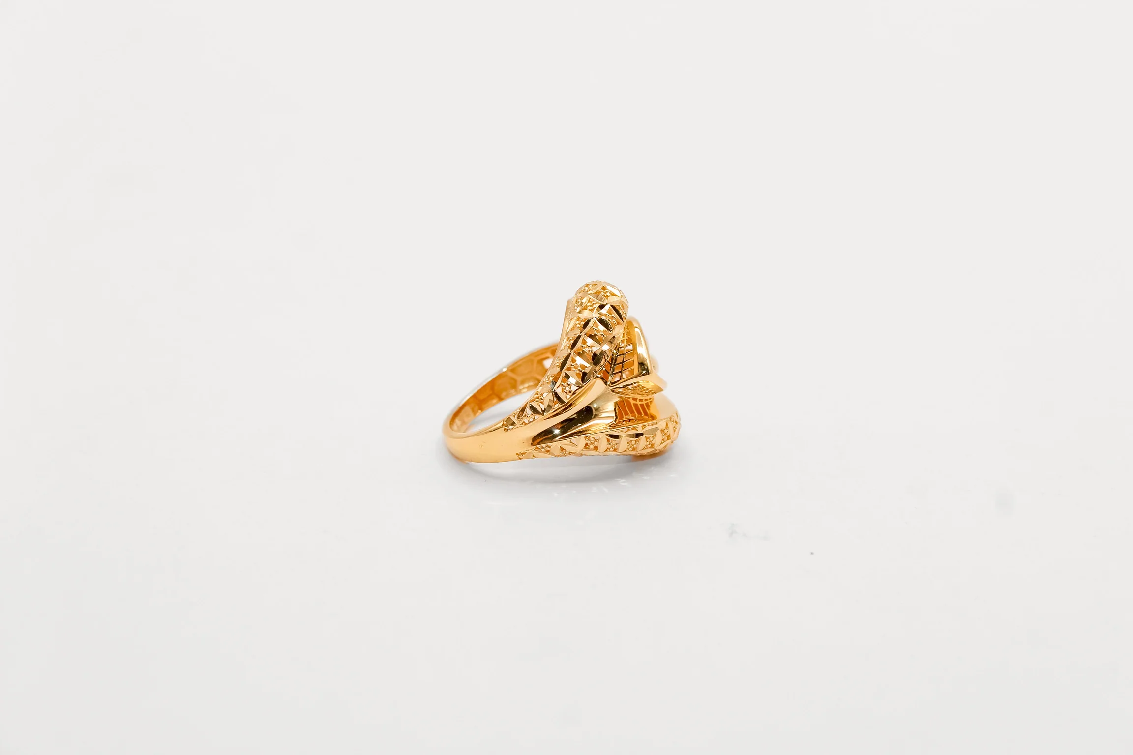 18K Gold Dome Ring - Image 2