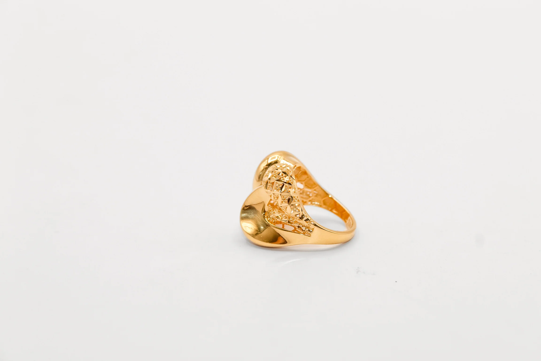 18K Gold Dome Ring - Image 2