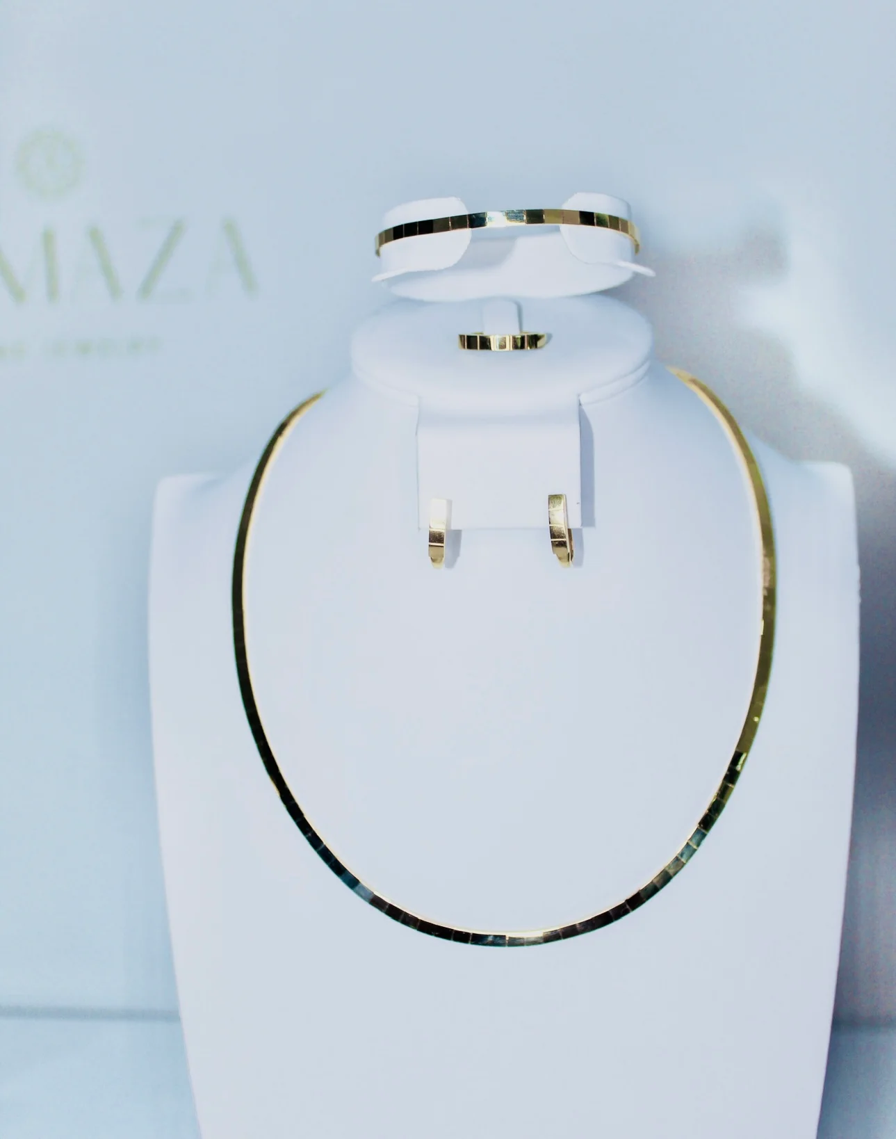18K Gold Elegant Engagement Set