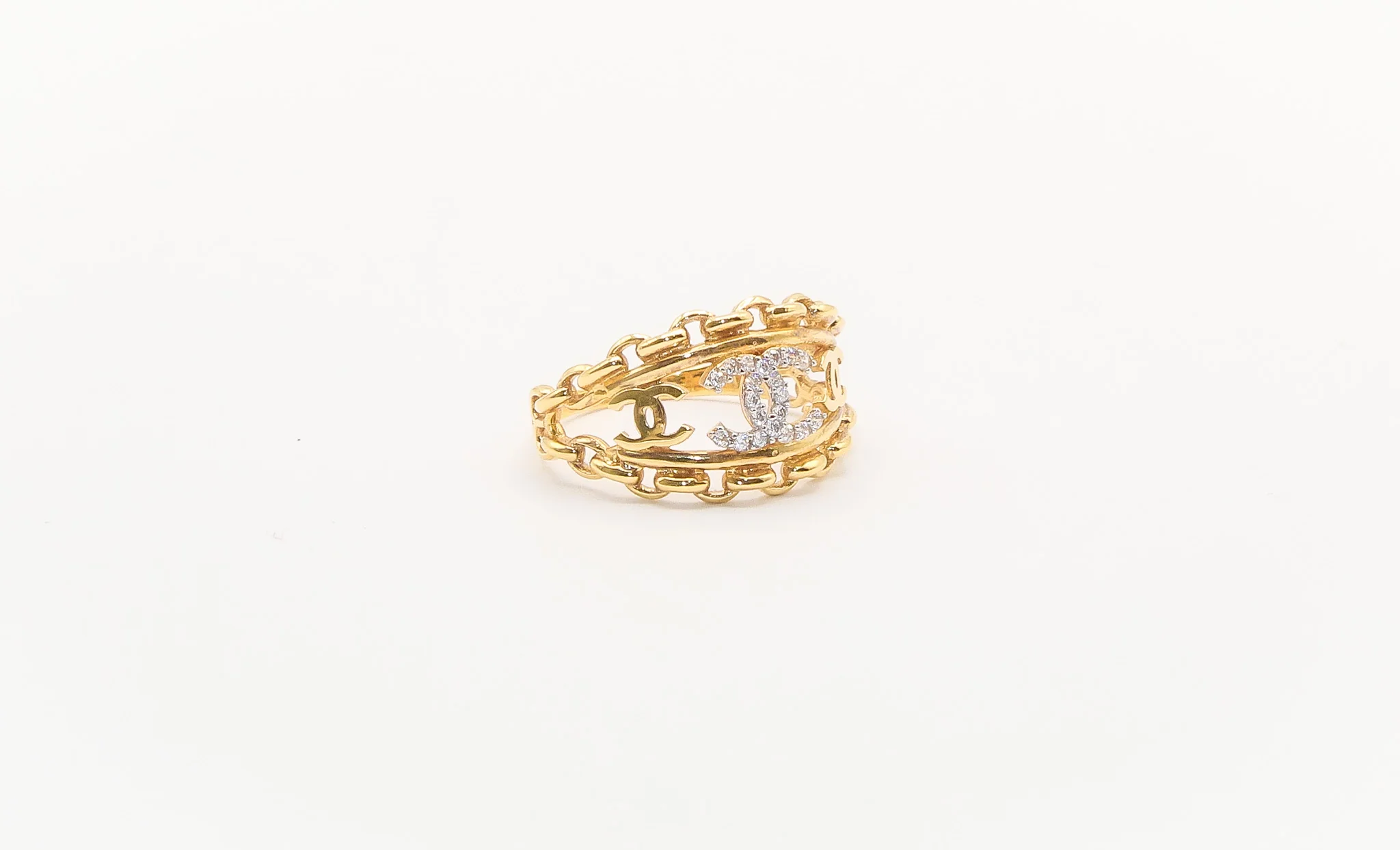 18K Gold Exquisite Ring