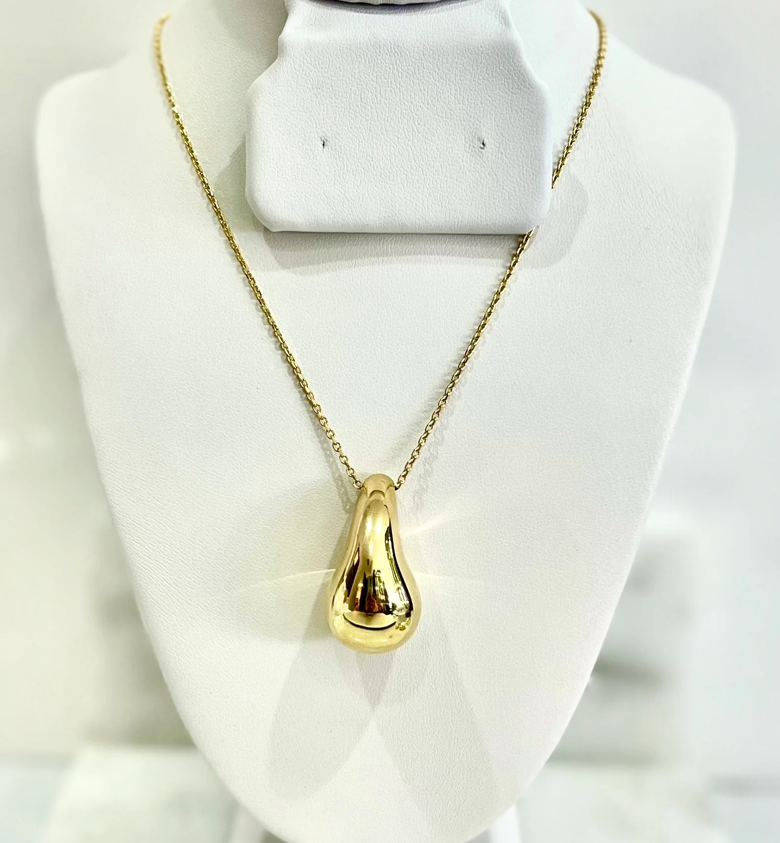 18K Gold Tear Drop Necklace