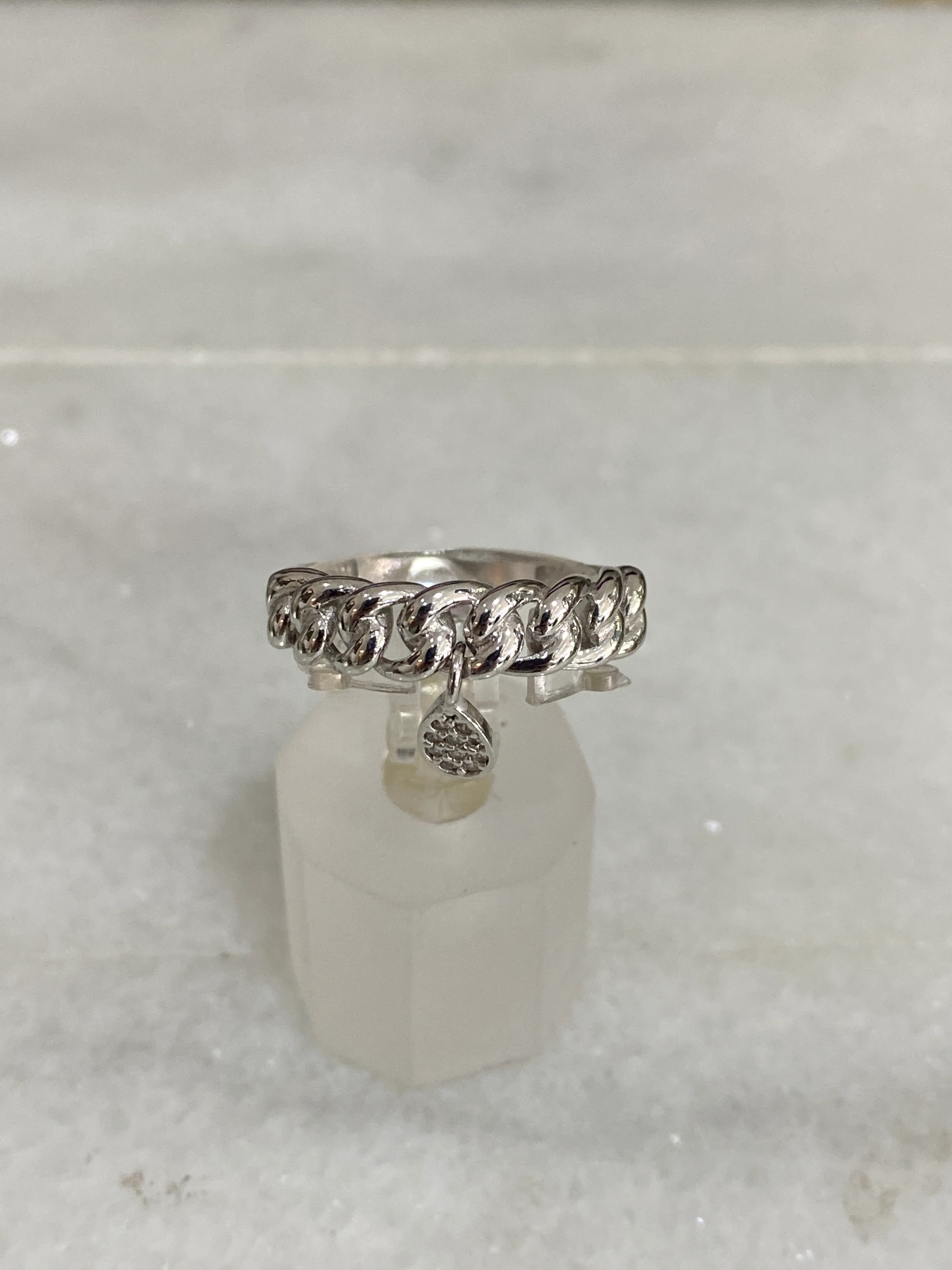 18K White Gold Ring