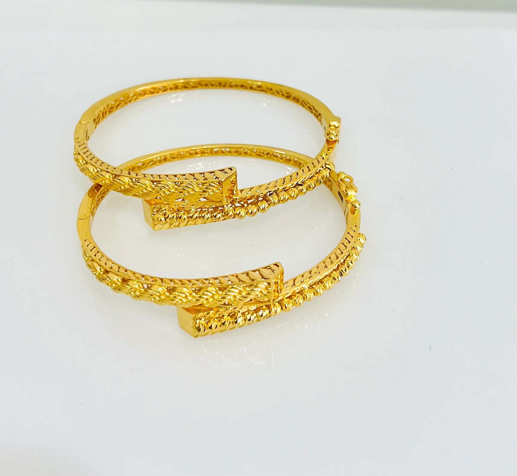 21K Gold Bangle Bracelets