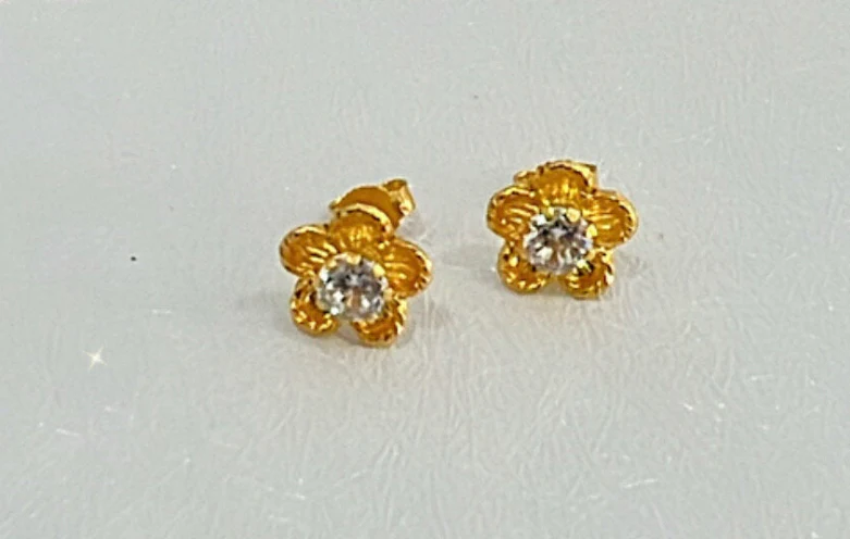 21K Gold Flower Earrings - Image 4