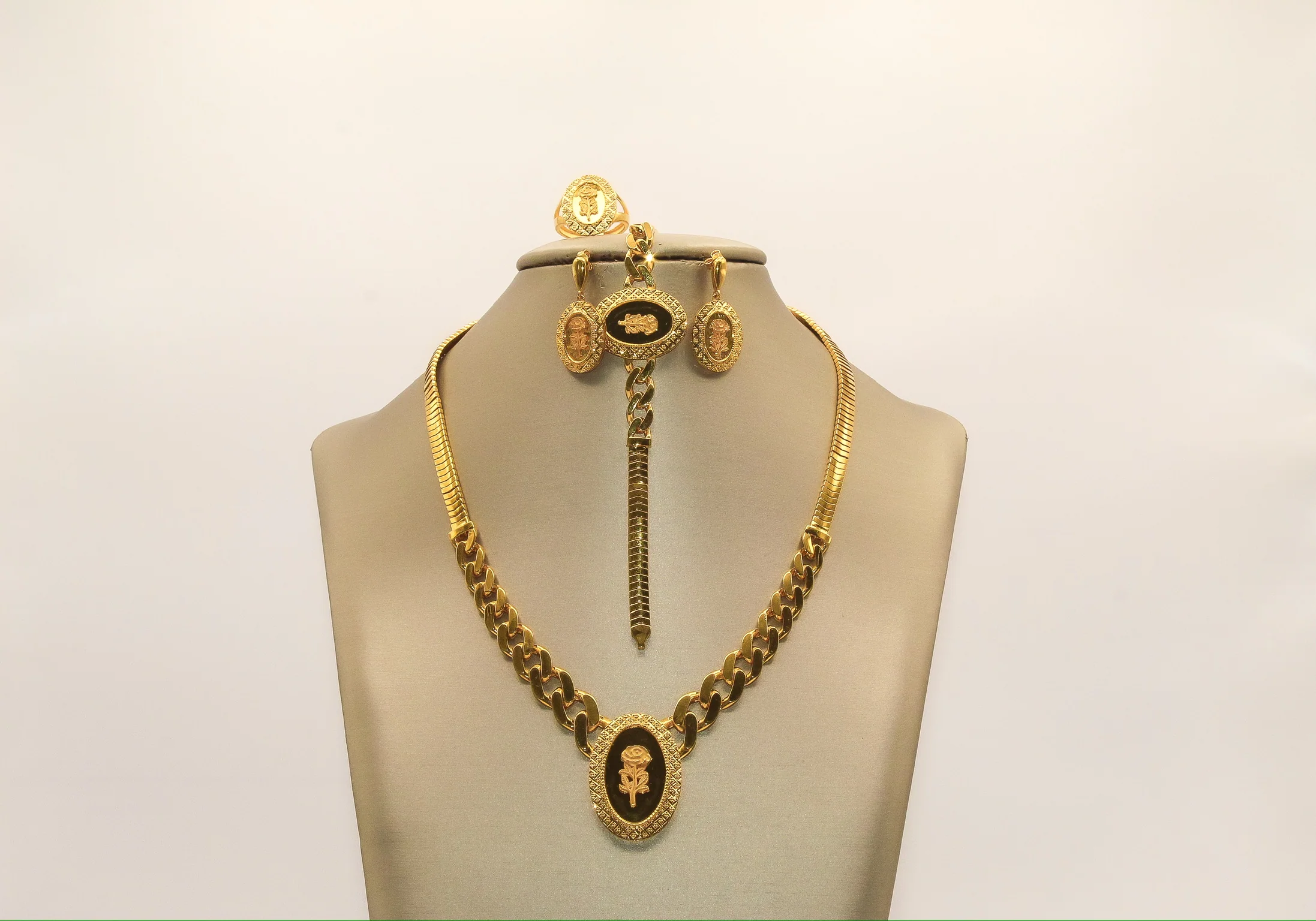 21K Gold Rose Link Set - Image 2