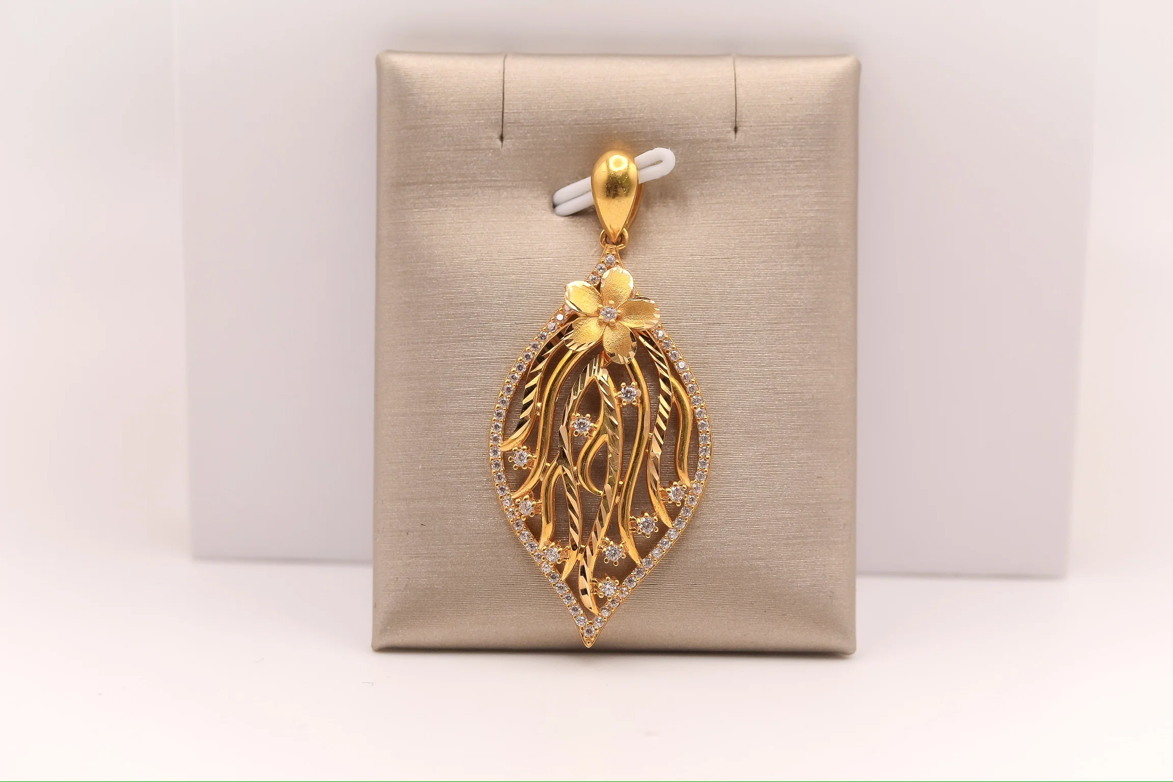 21K Gold Fancy Pendant