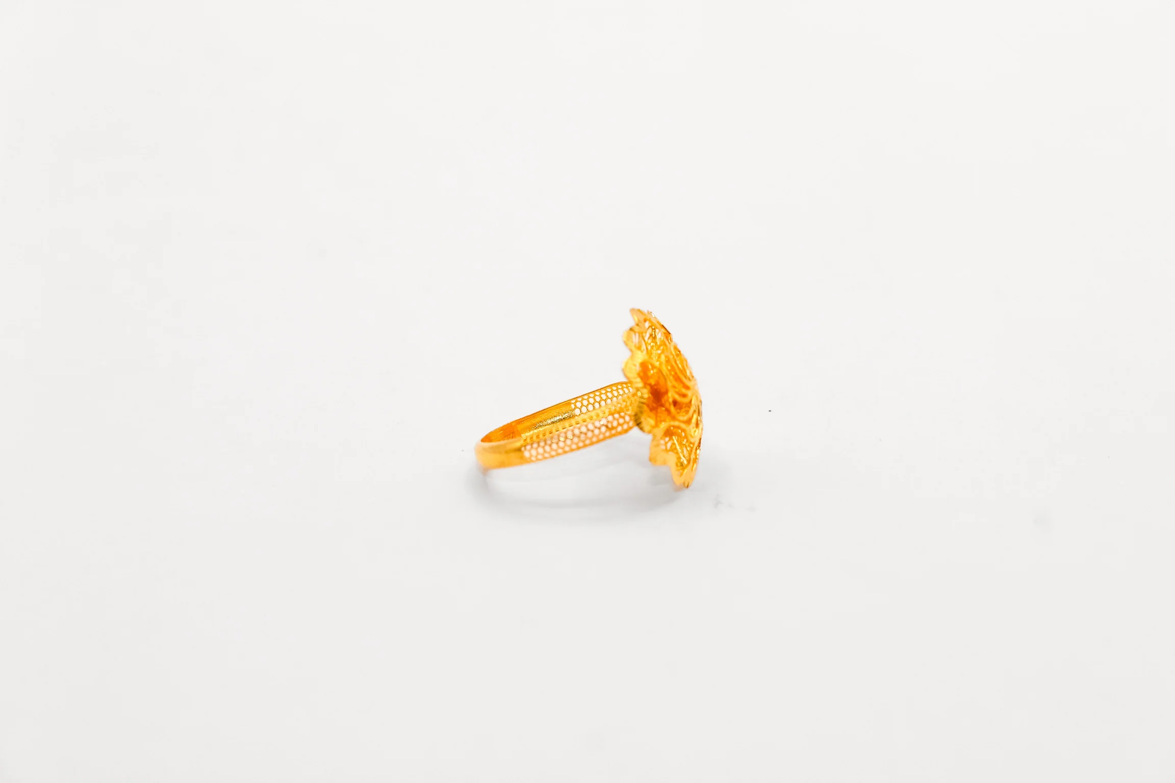 21K Gold Flower Ring - Image 2