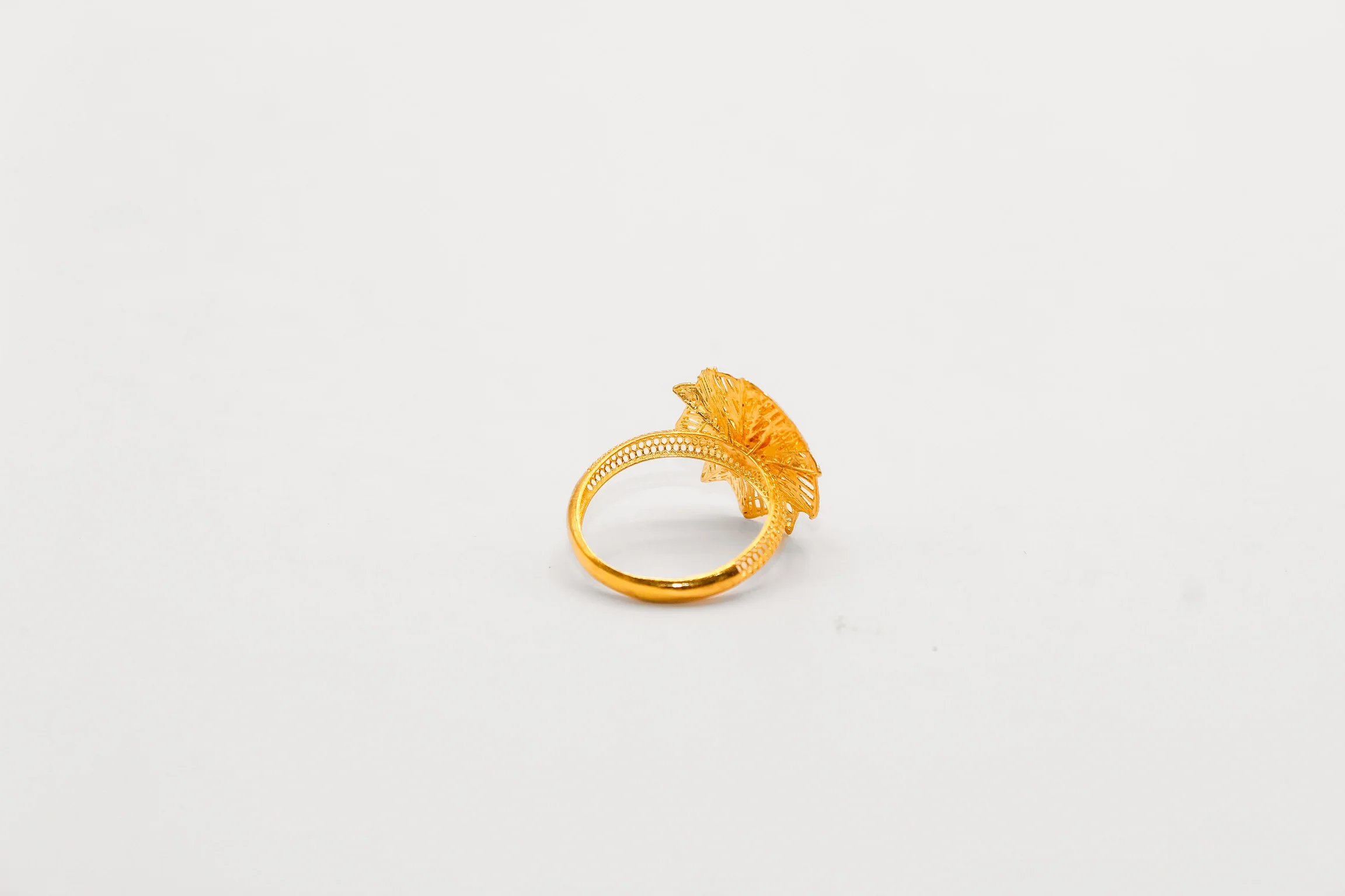 21K Gold Flower Ring - Image 2