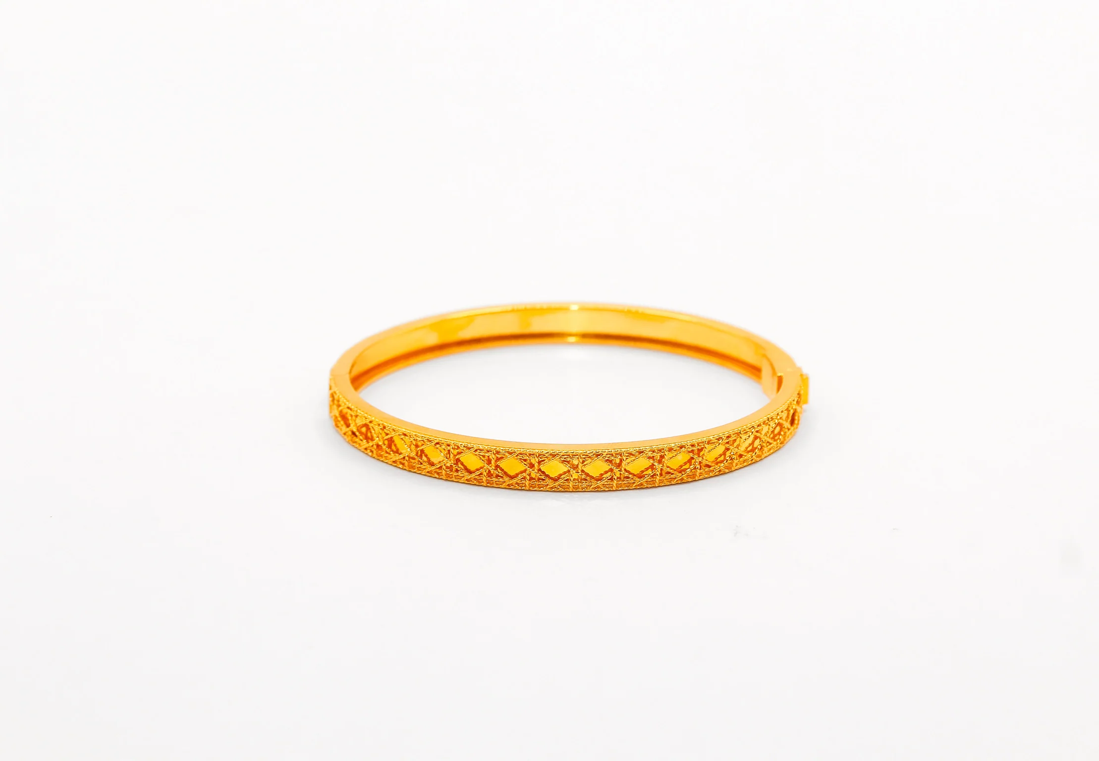 21K Gold Geometric Design Bangle Bracelet