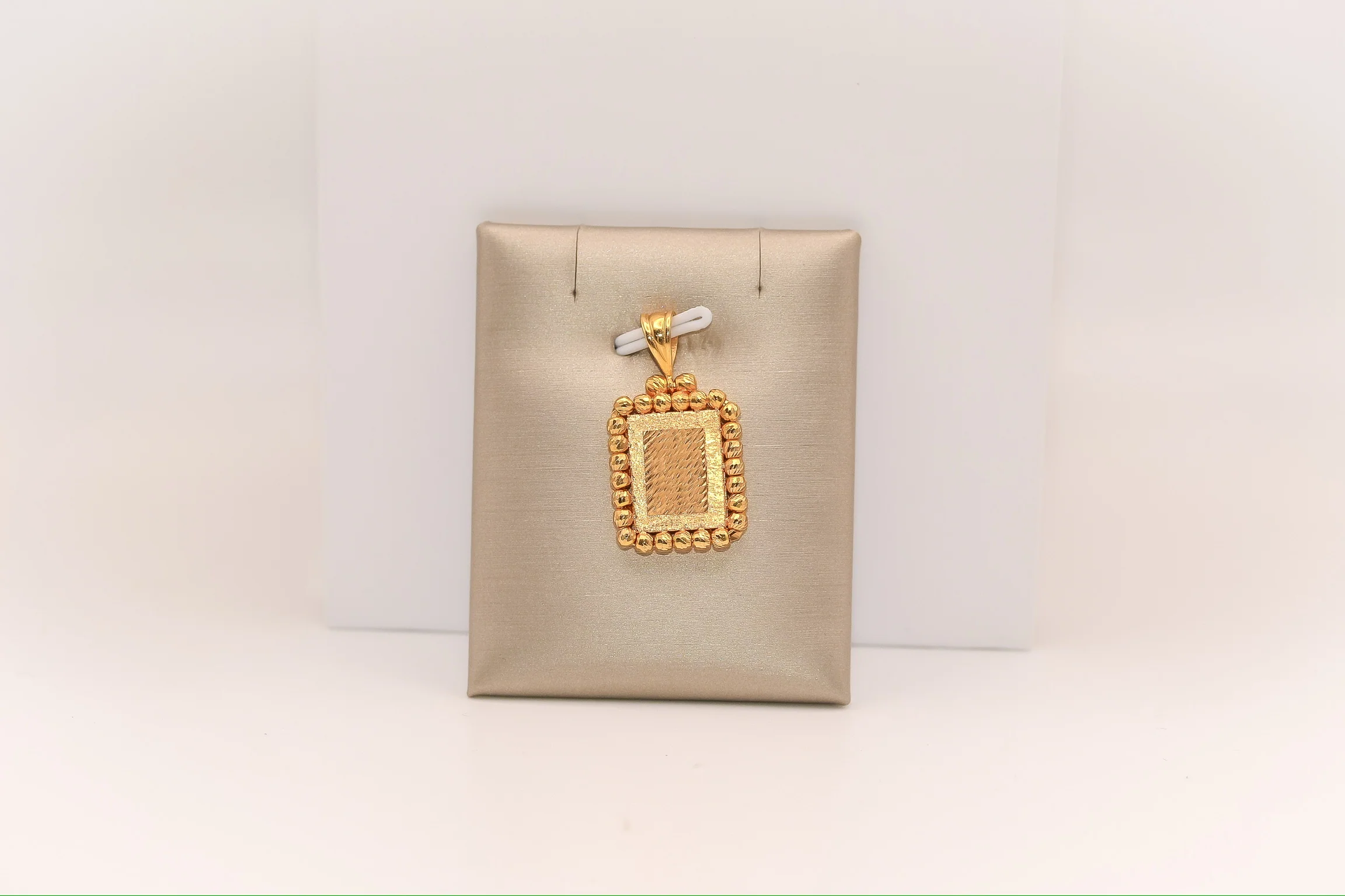 21K Gold Himo Square Pendant