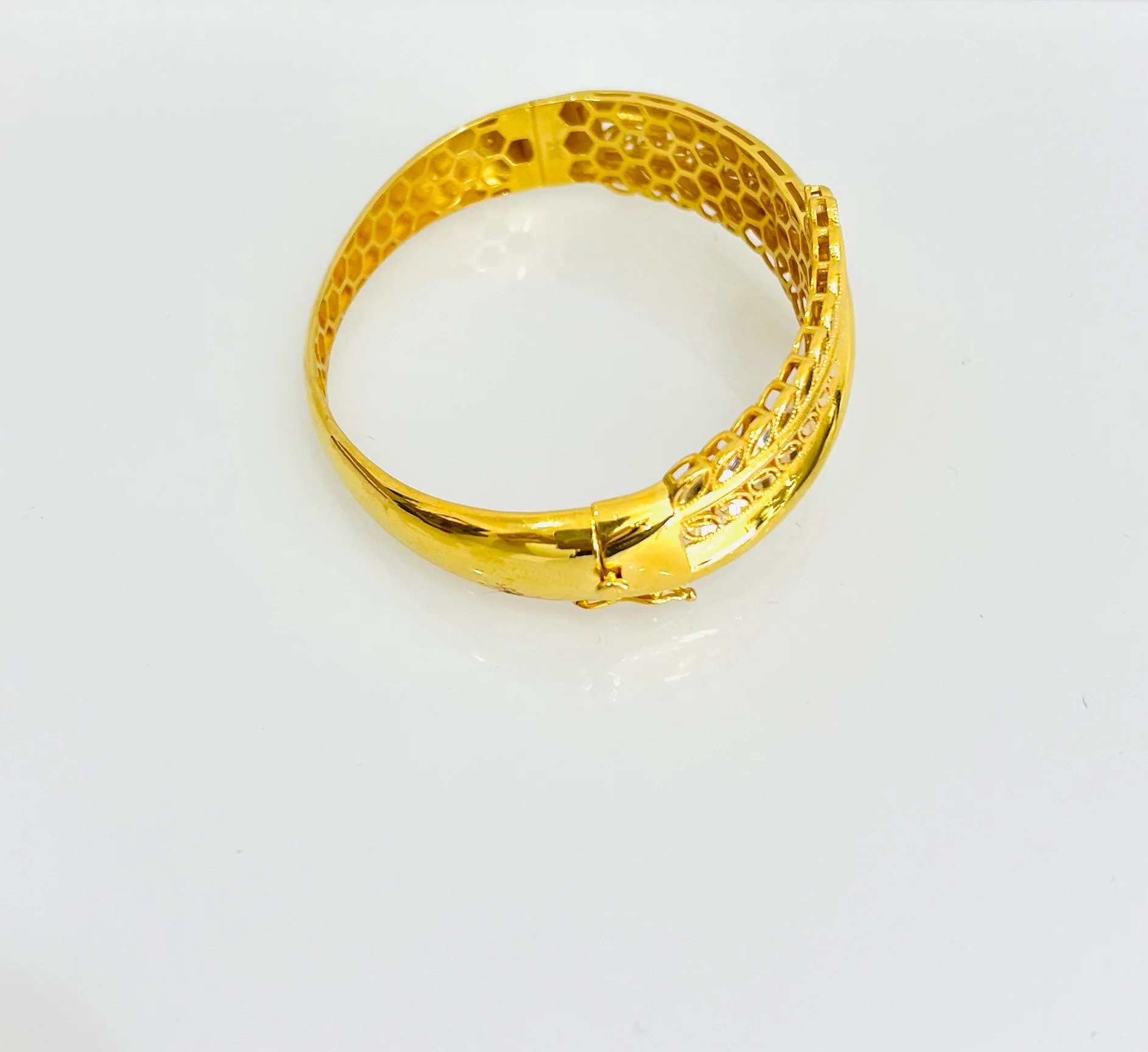 21K Gold Leaf Bangle Bracelet - Image 2