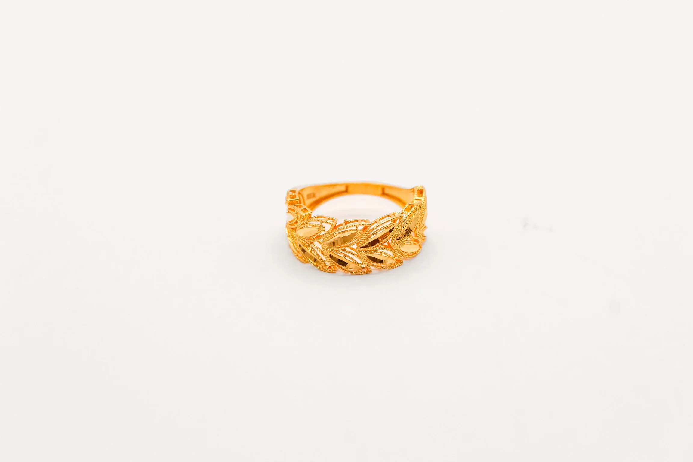21K Gold Leaf Ring - Image 2
