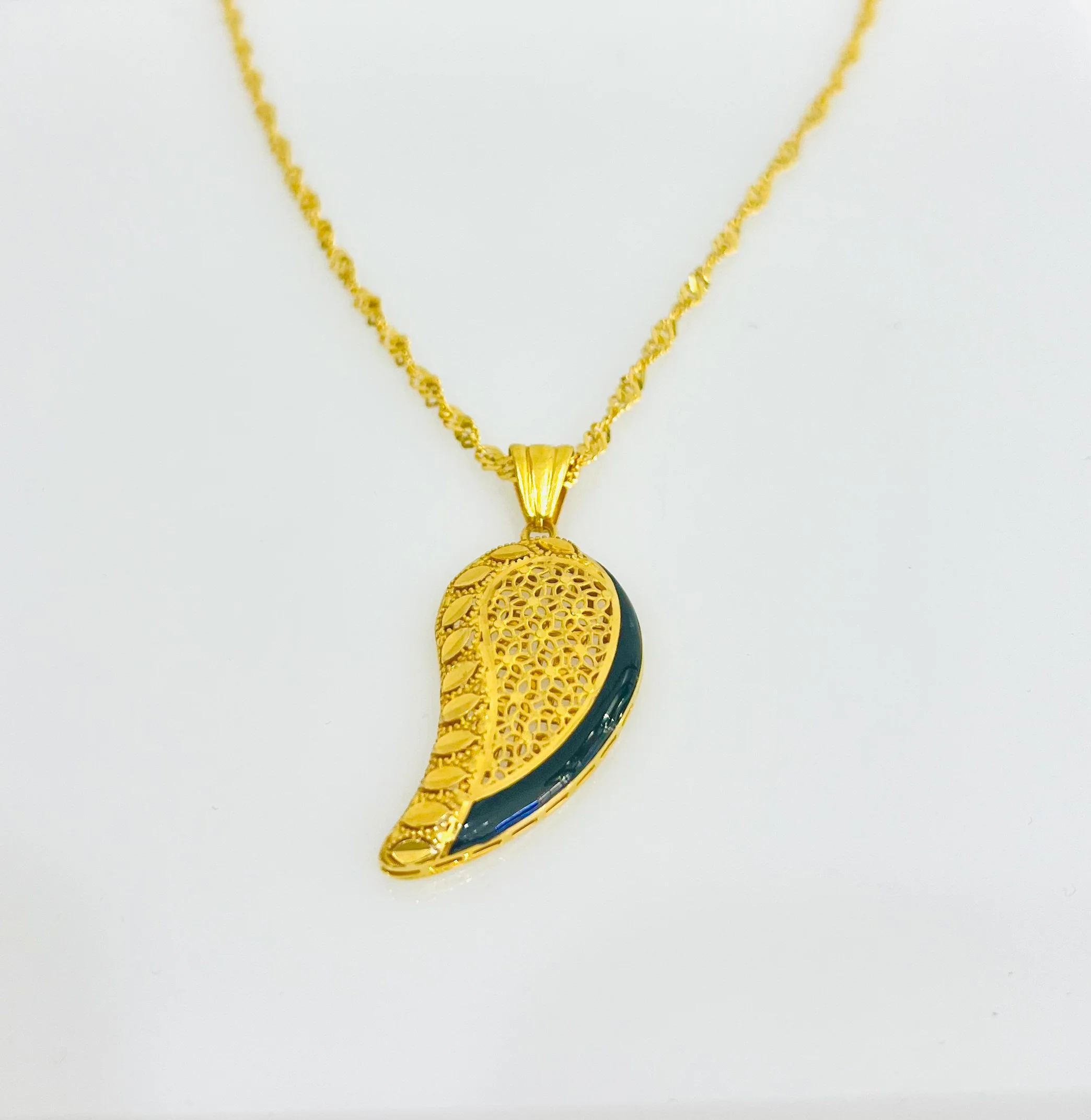 21K Gold Loza Necklace