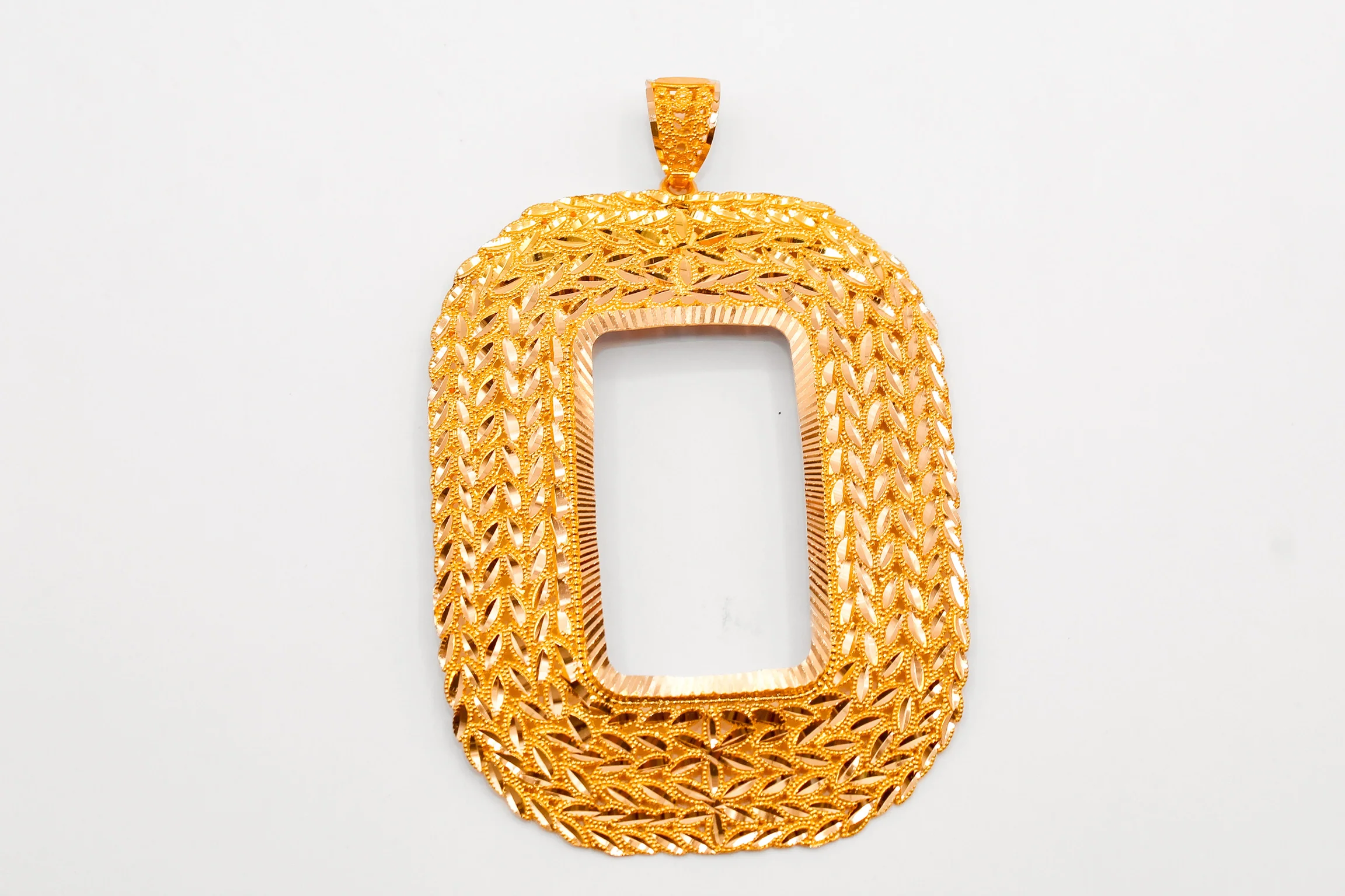 21K Gold Ounsa Frame Pendant