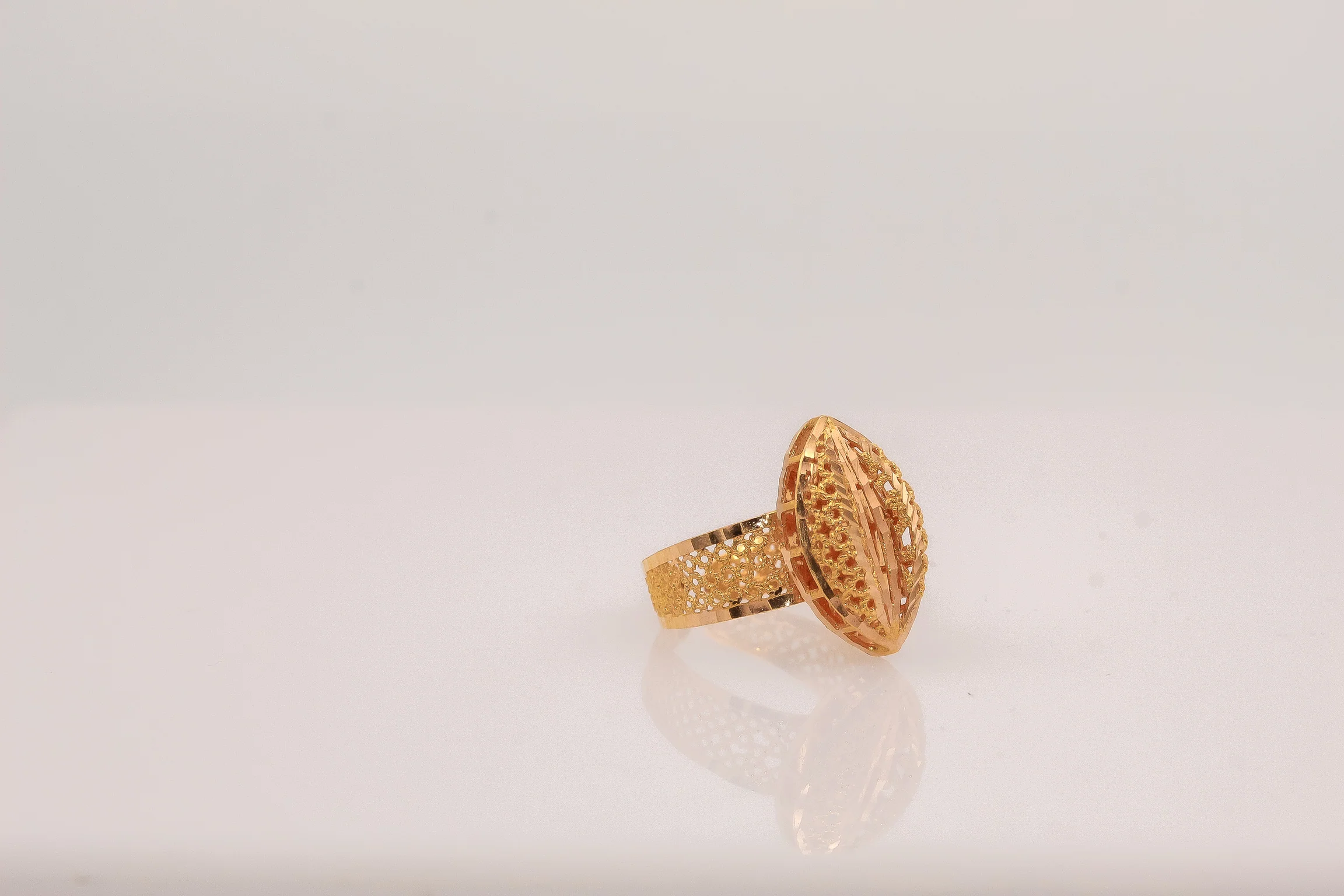 21K Gold Ring - Image 2