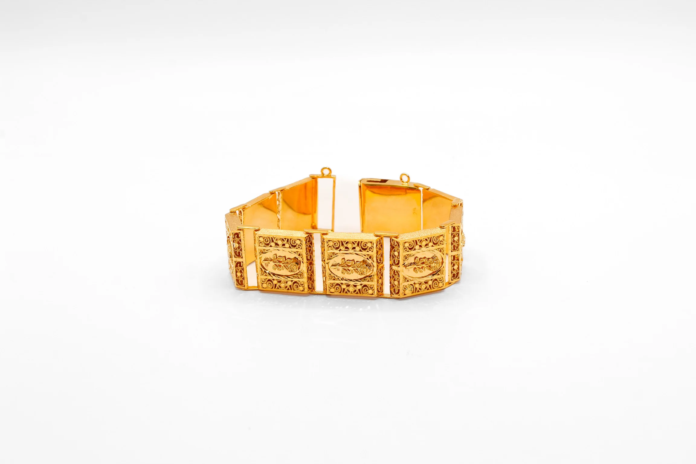 21K Gold Rose Bracelet - Image 3