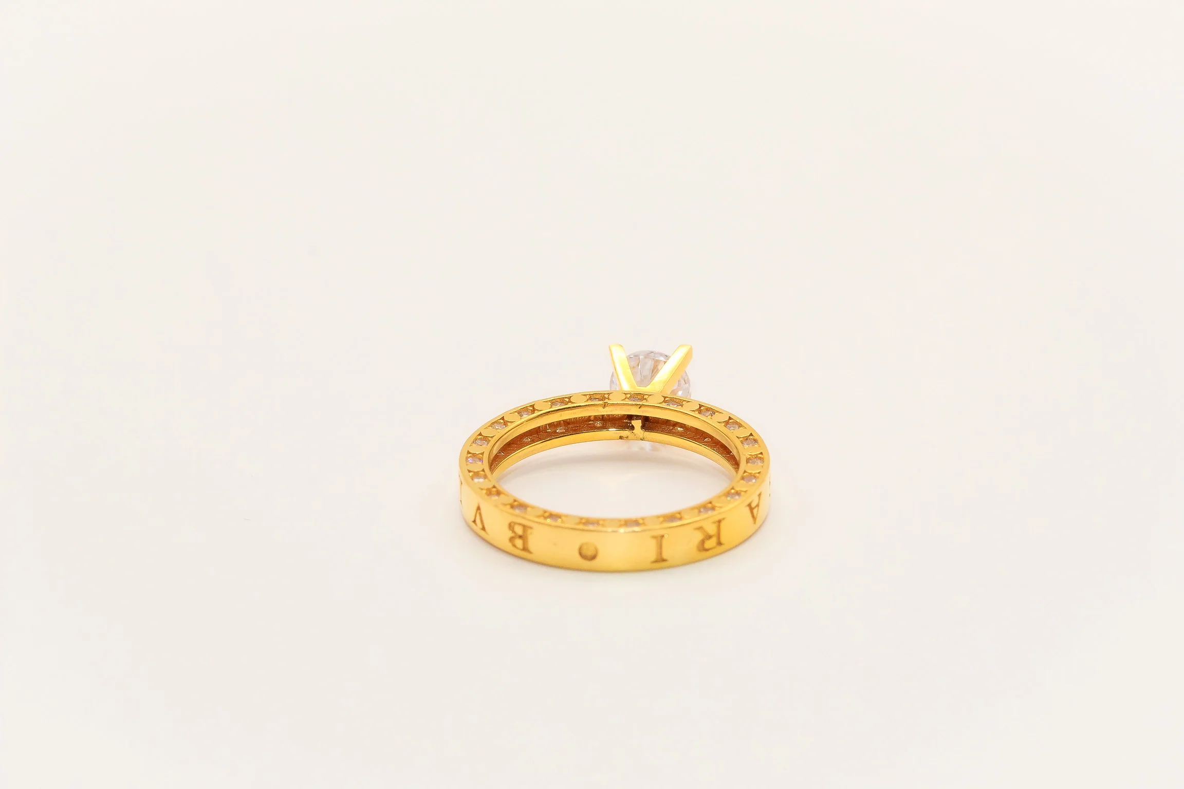 21K Gold Solitaire Ring - Image 4