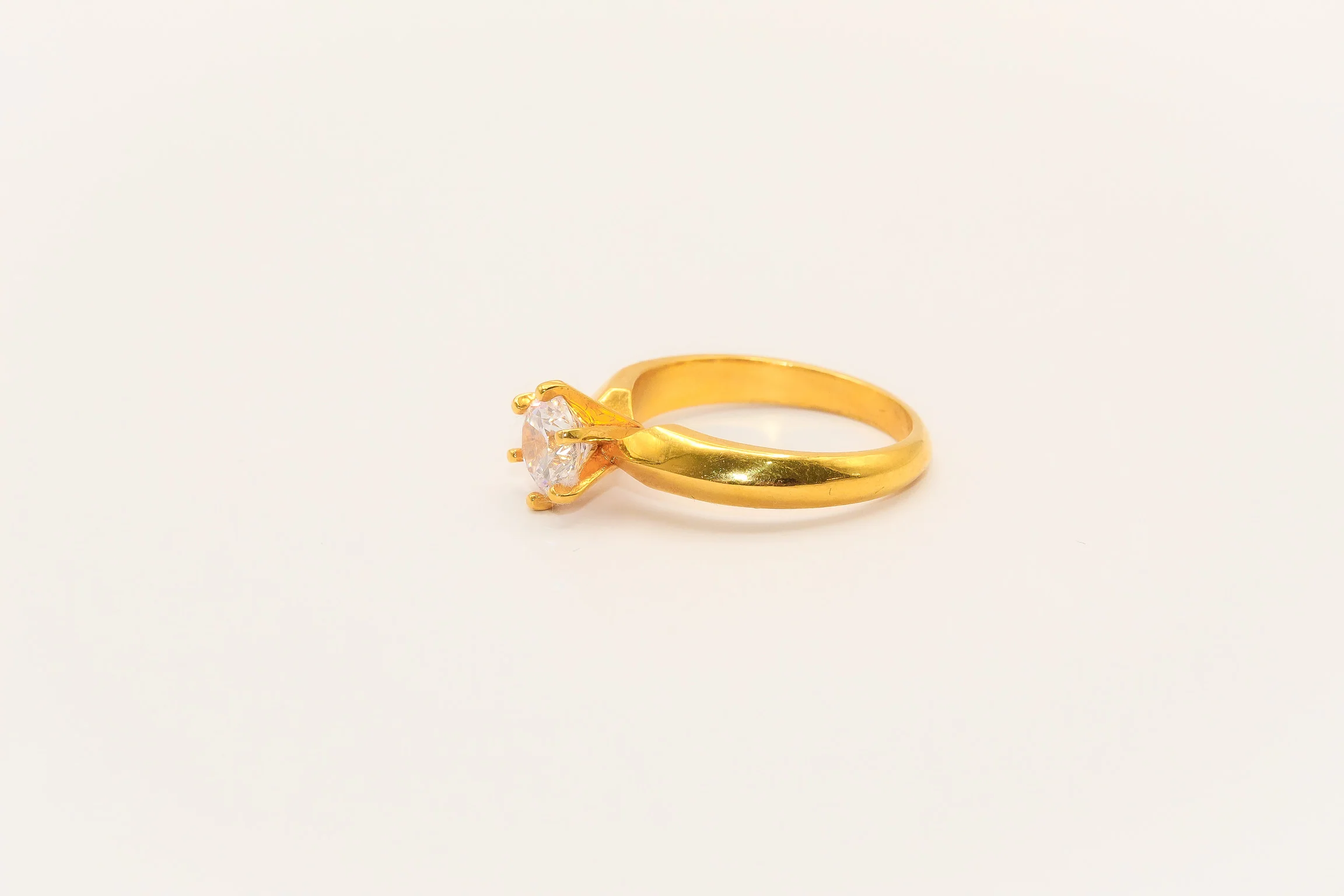 21K Gold Solitaire Ring - Image 2