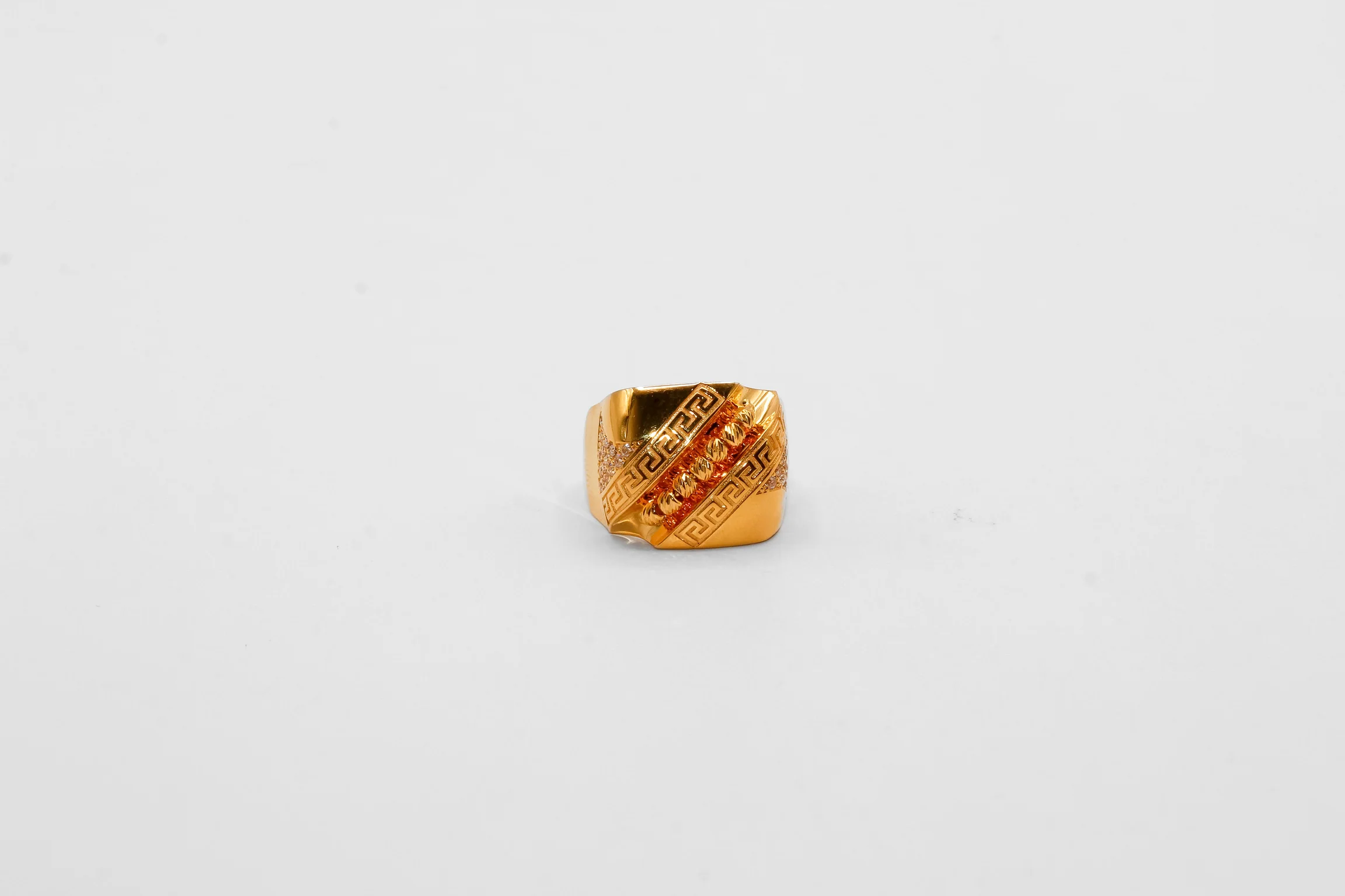 21K Gold Square Design Ring - Image 2