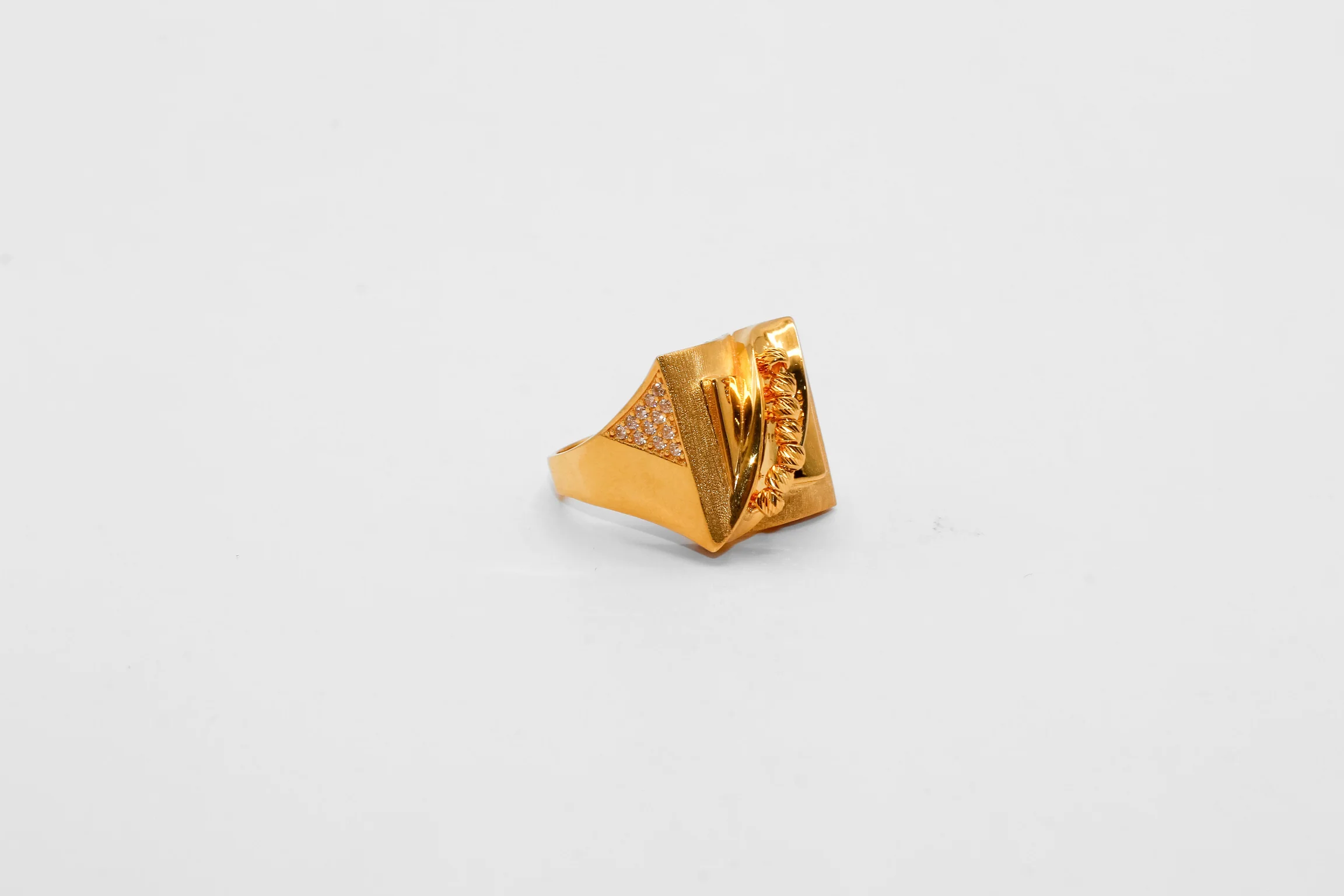 21K Gold Square Ring - Image 2