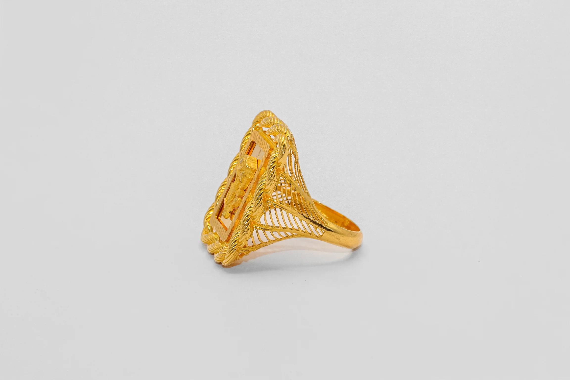 21K Gold Square Rope Rose Ring - Image 2
